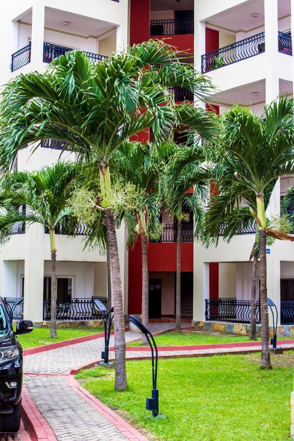 Accra Fine Suites - Holi Flats Airport Residential Exterior photo